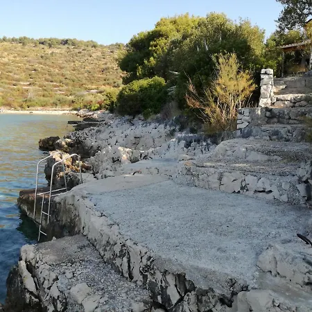 Nyaraló Secluded Fisherman's Cove Pircina, Ciovo - 14195 *